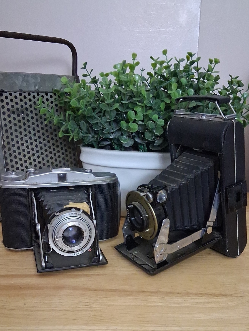 Camera(s) Decor